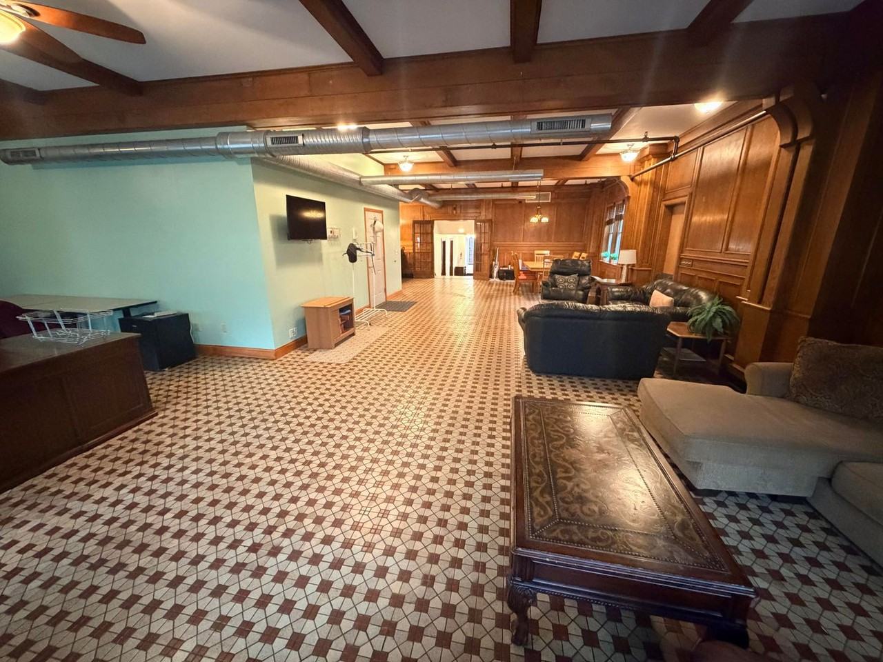 1425 5th Ave - Photo 4 of 19