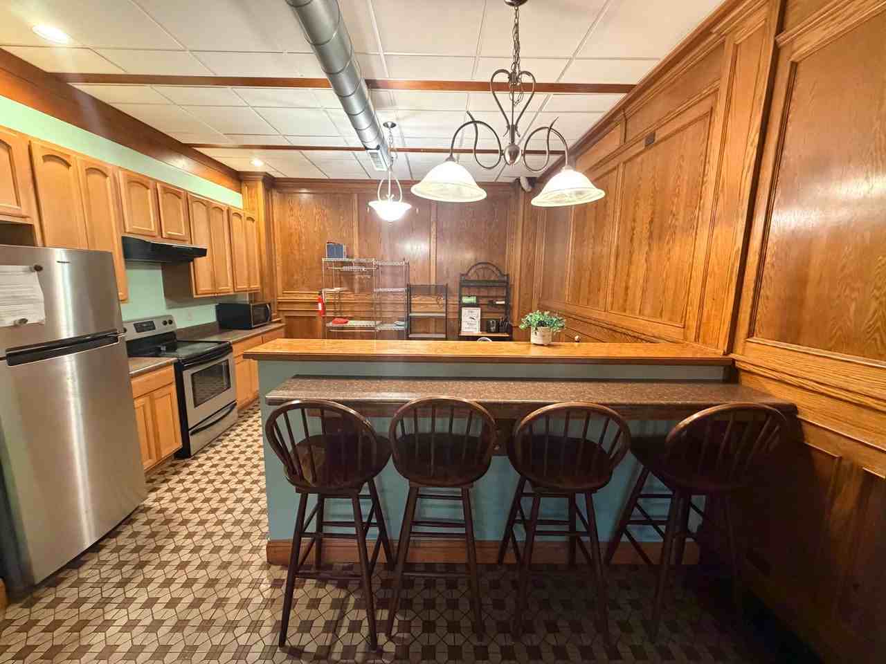 1425 5th Ave - Photo 5 of 19