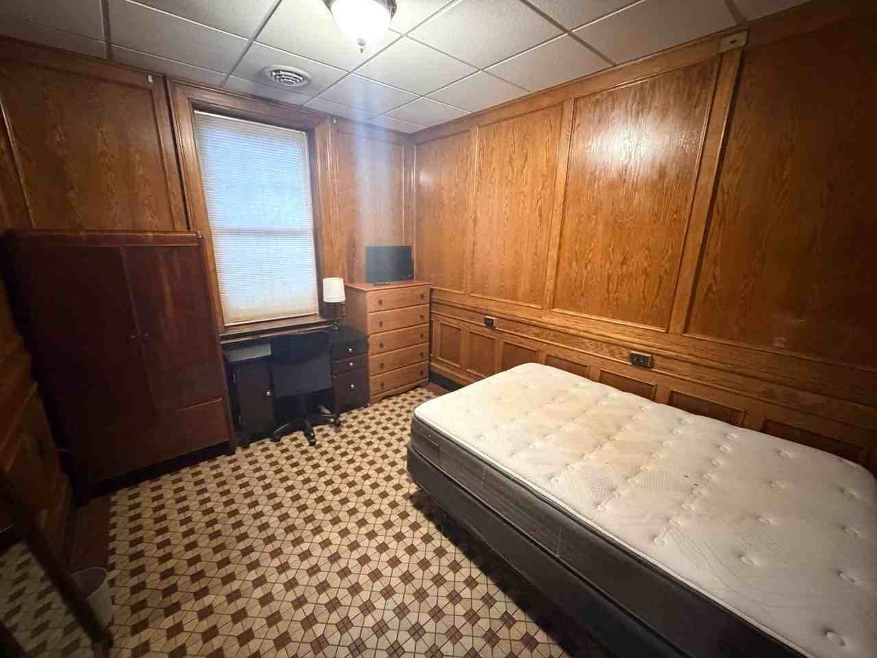 1425 5th Ave - Photo 7 of 19
