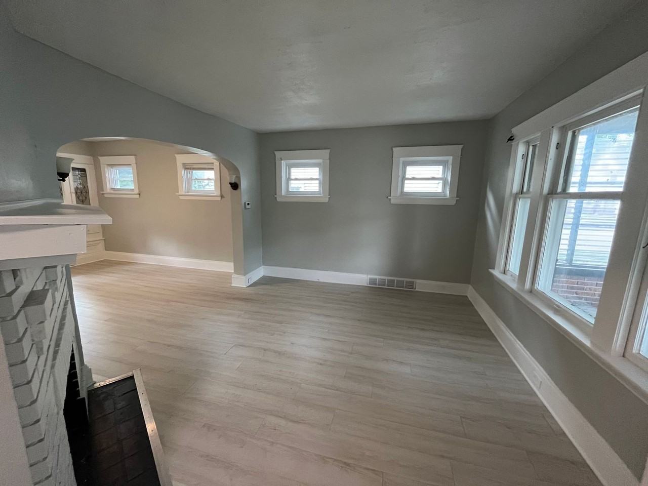 2802 E 118th St - Photo 5 of 23