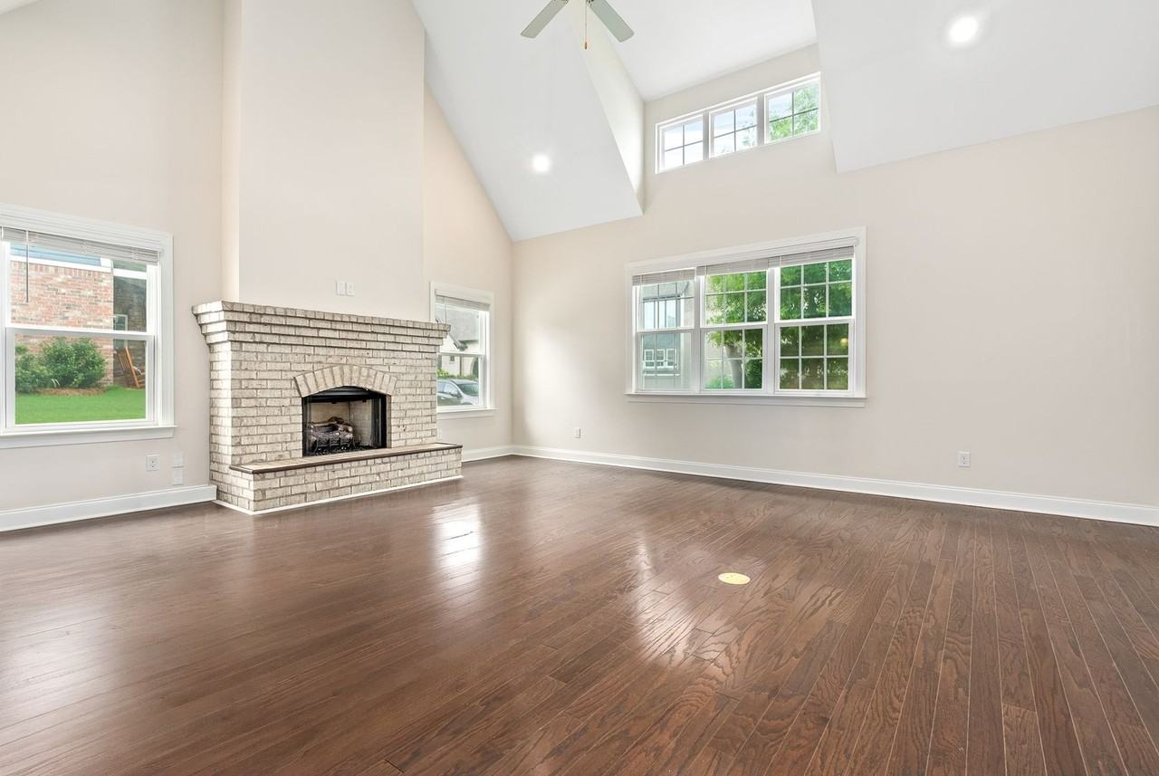 826 Clear Spring Dr - Photo 3 of 23