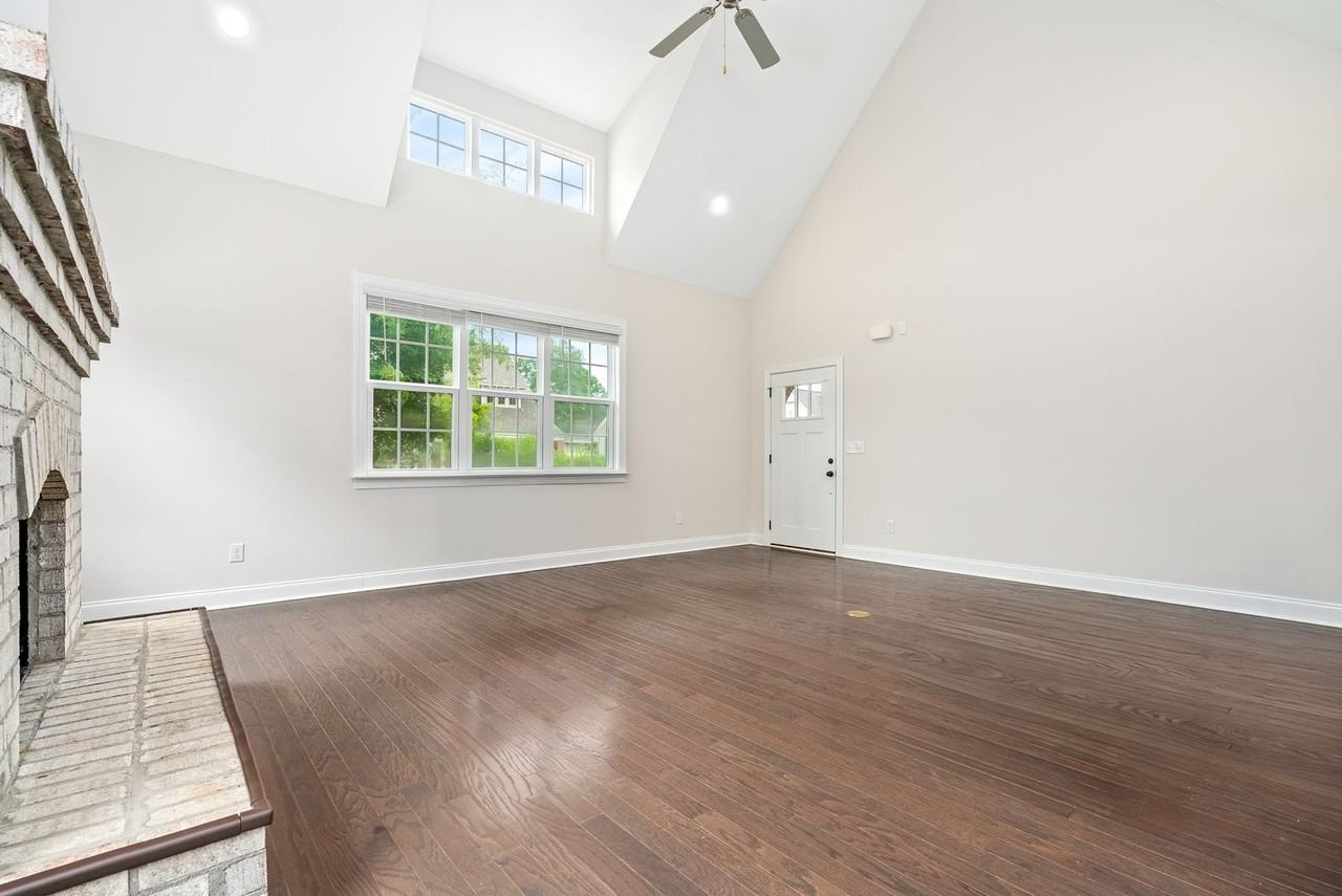 826 Clear Spring Dr - Photo 4 of 23