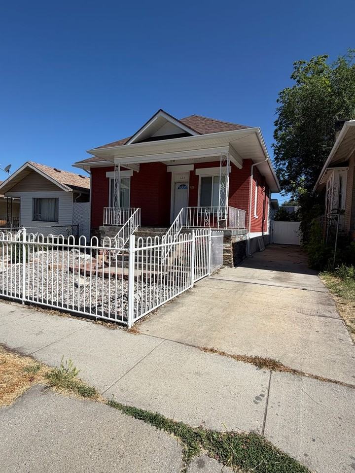625 Wilmington Ave - Photo 3 of 43