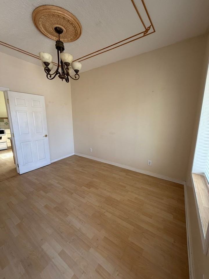 625 Wilmington Ave - Photo 4 of 43