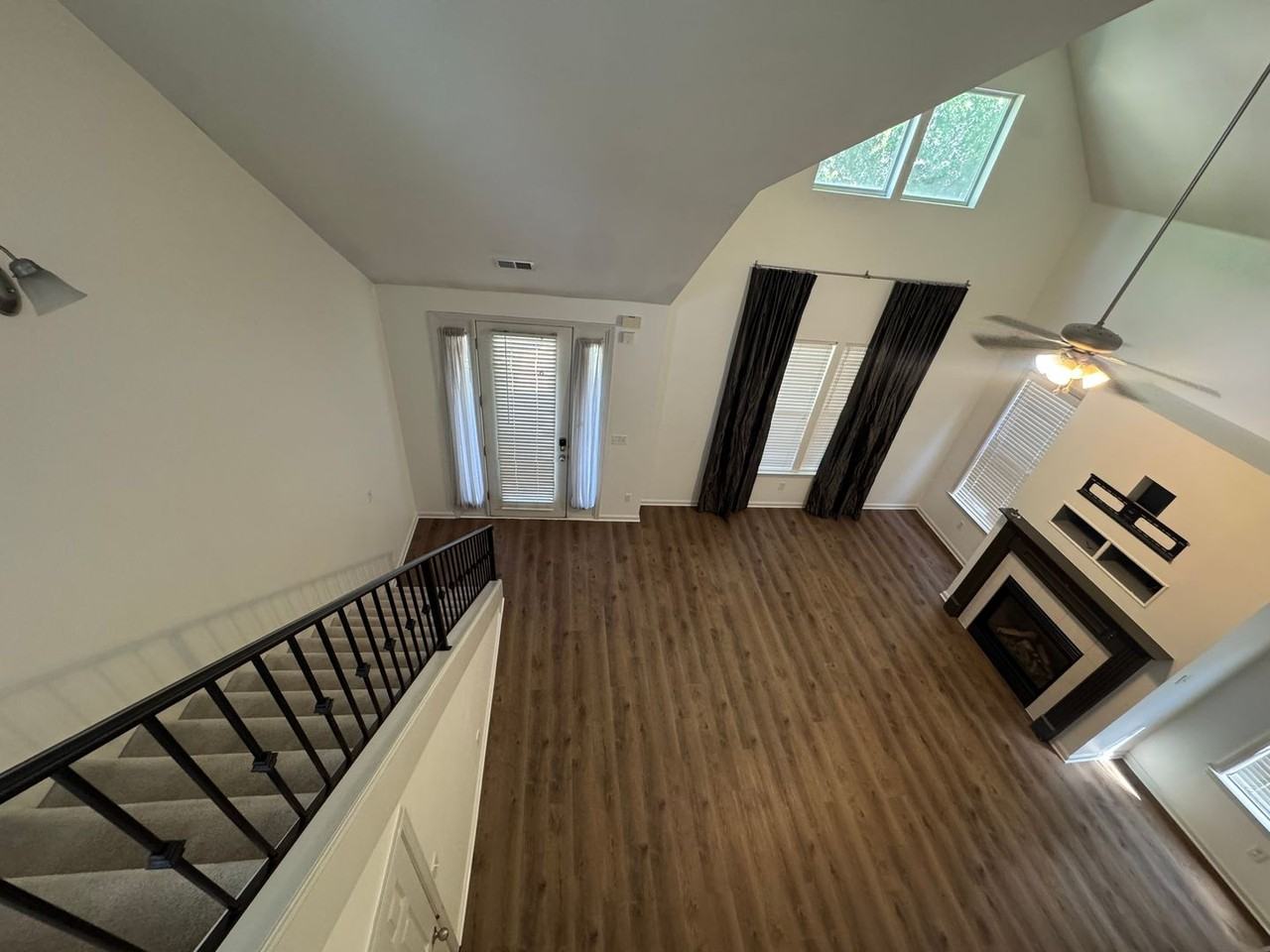 1343 Island Pl E - Photo 3 of 32