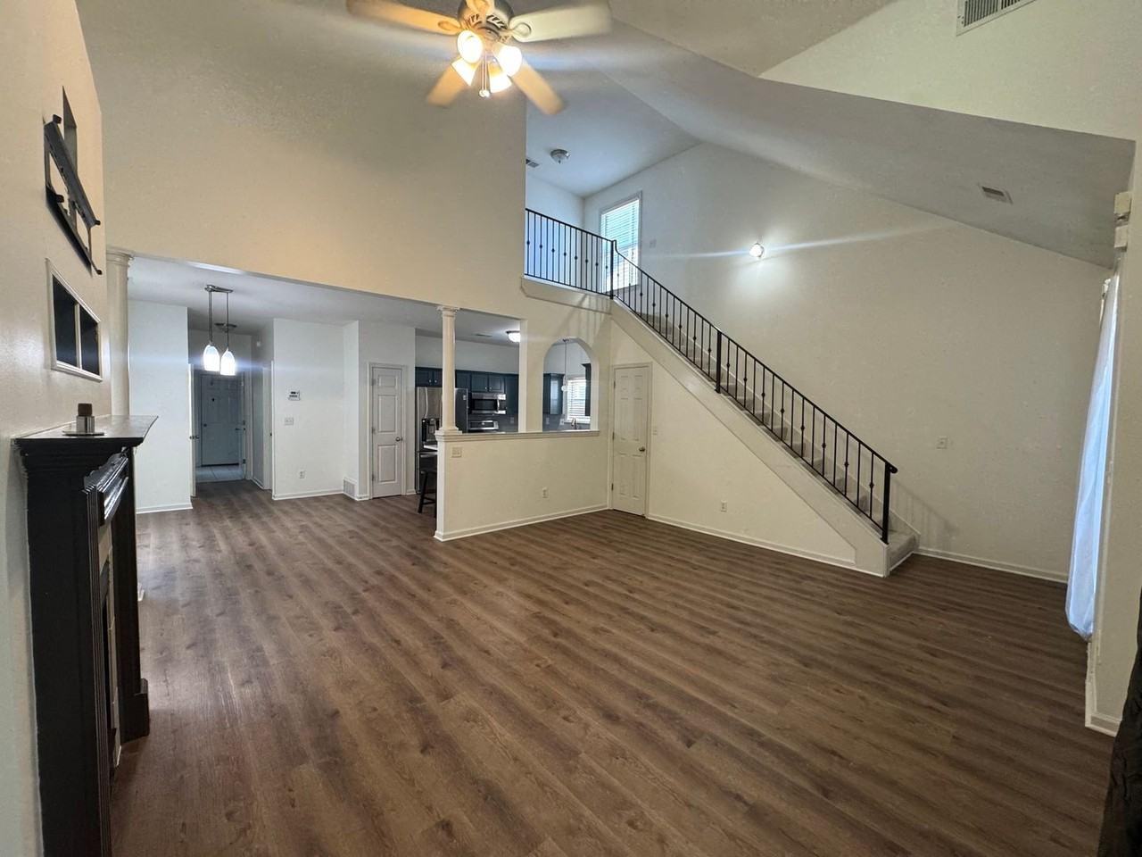 1343 Island Pl E - Photo 7 of 32