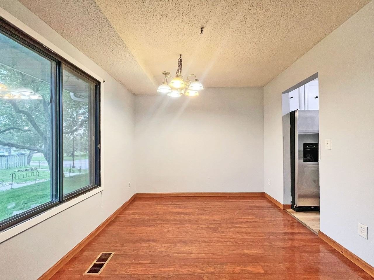 1133 Trailwood S - Photo 5 of 20