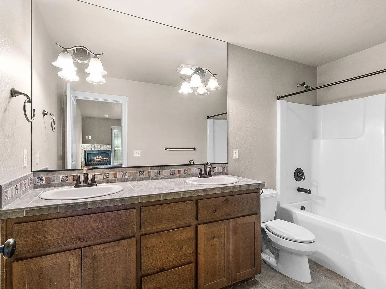 433 Nw 25th St - Photo 7 of 21