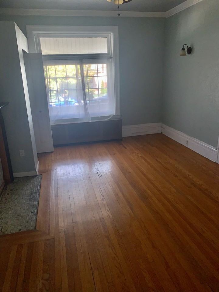 433 S Pacific Ave - Photo 4 of 13