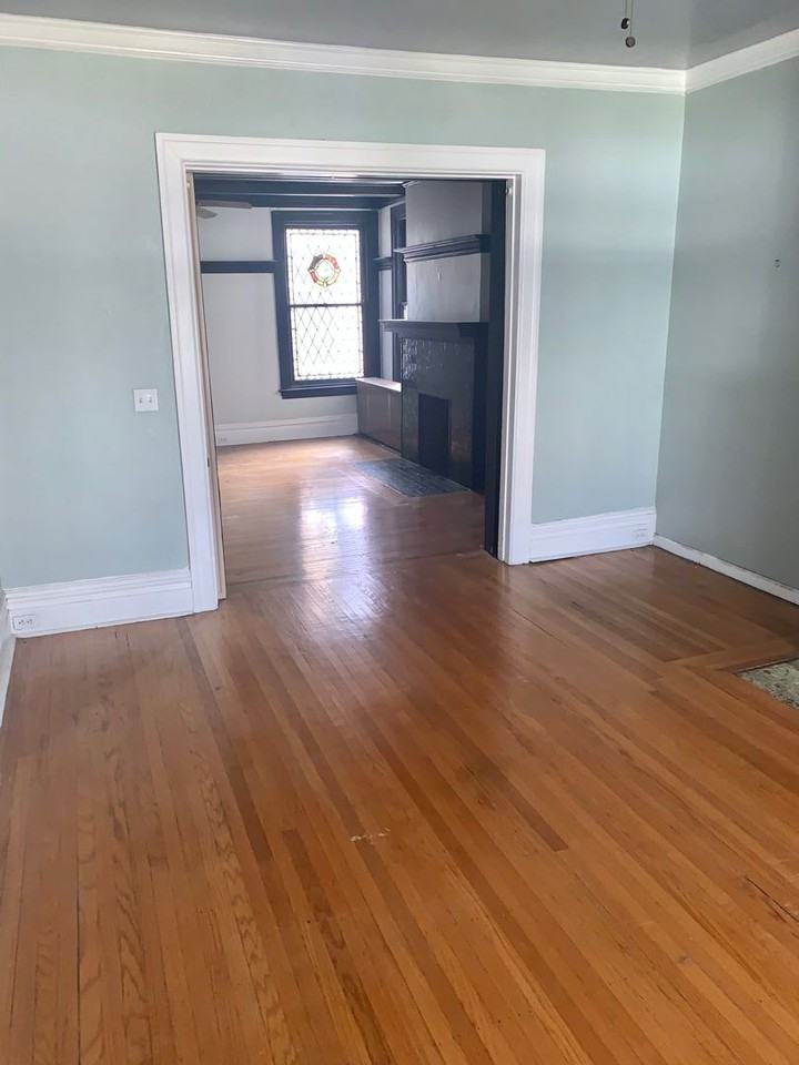 433 S Pacific Ave - Photo 5 of 13