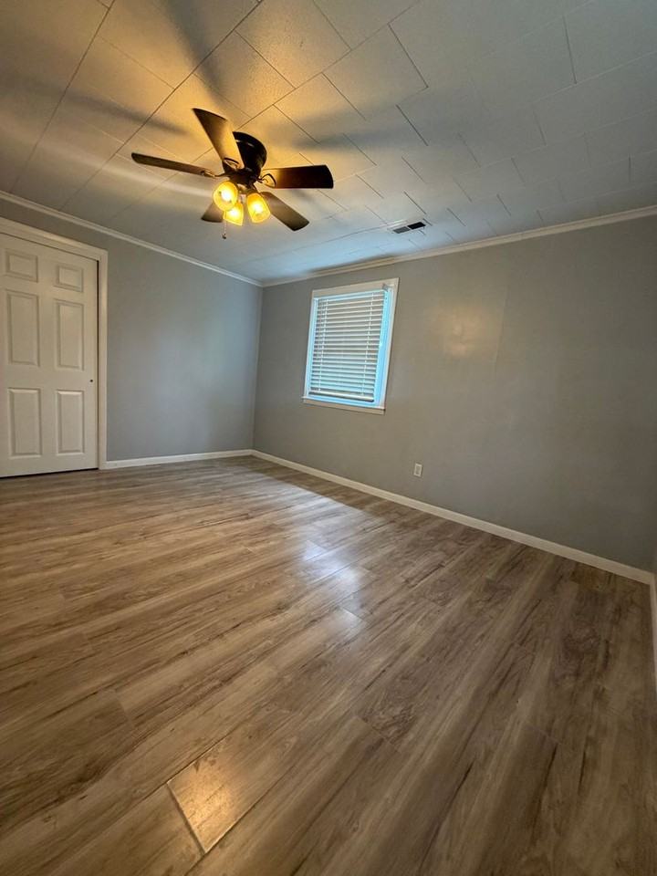 5003 Terry Dr - Photo 2 of 14