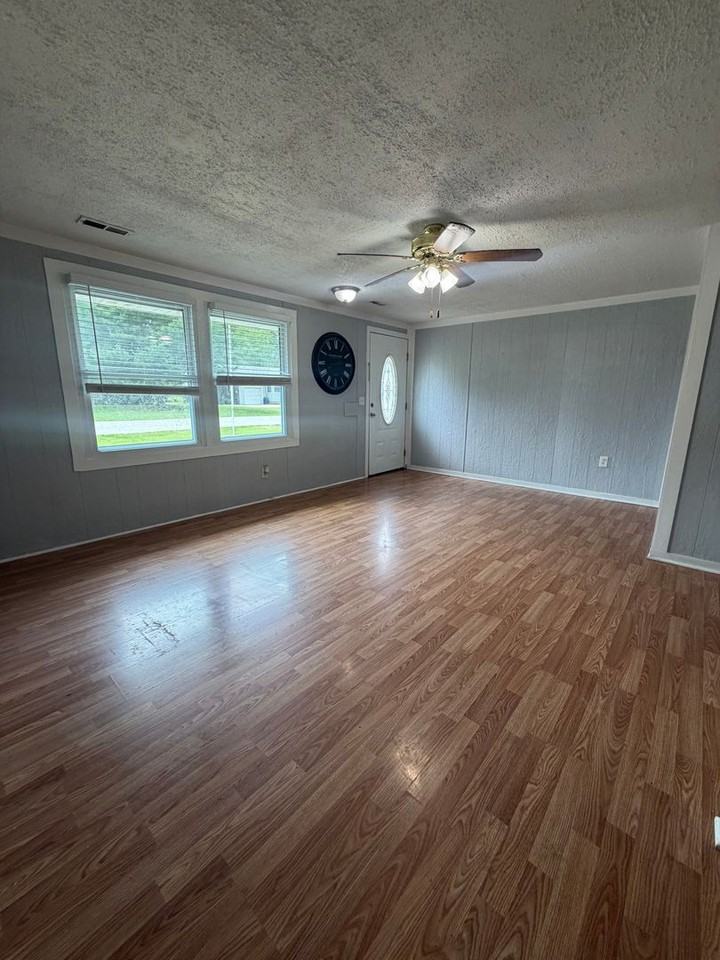 5003 Terry Dr - Photo 3 of 14