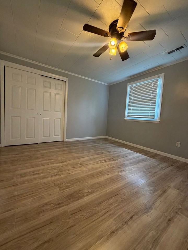 5003 Terry Dr - Photo 4 of 14