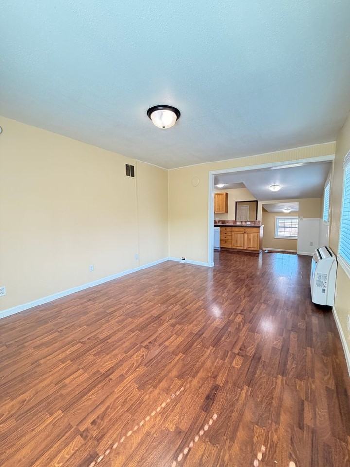 635 S 14th St - Photo 6 of 22