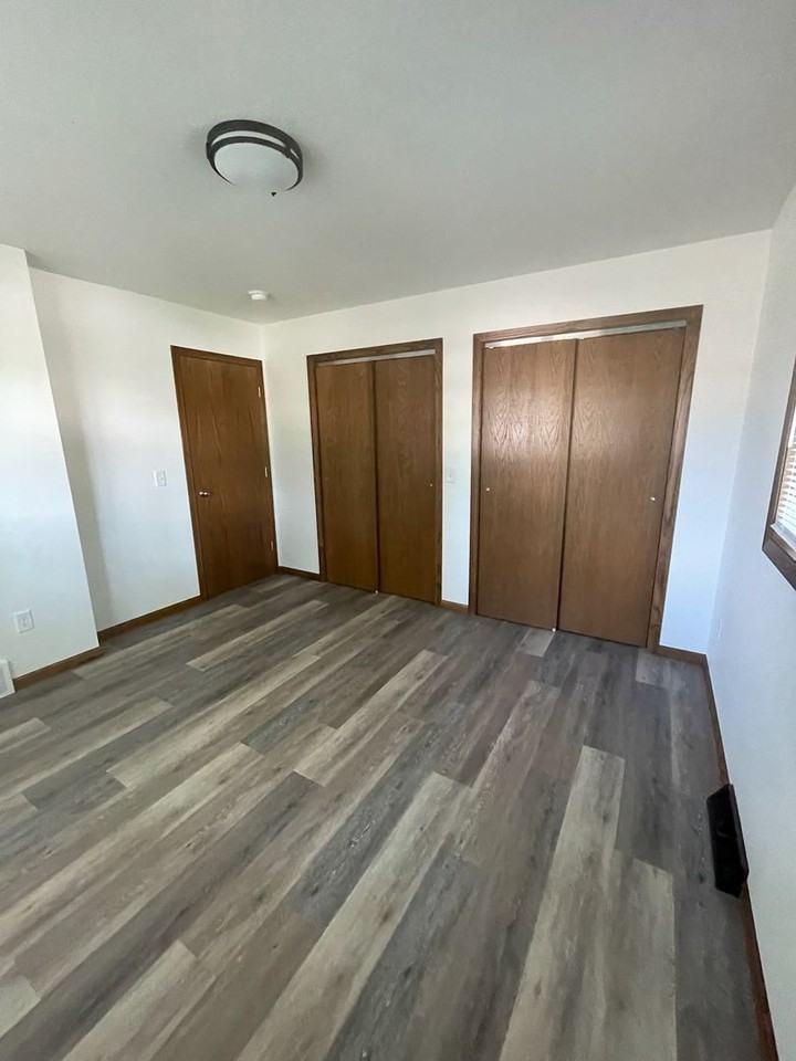 2218 W Wall St - Photo 6 of 16