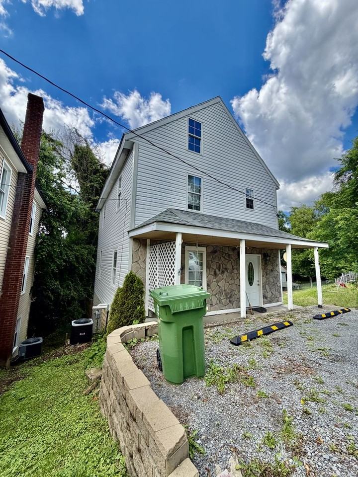 199 Parsons St - Photo 2 of 23