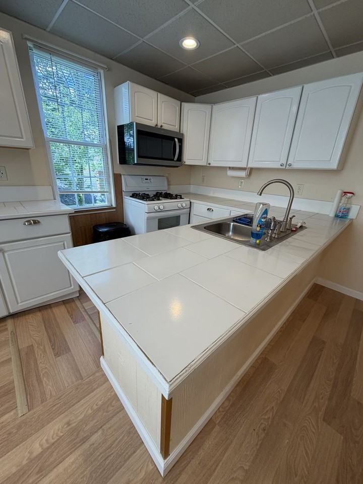 199 Parsons St - Photo 7 of 23