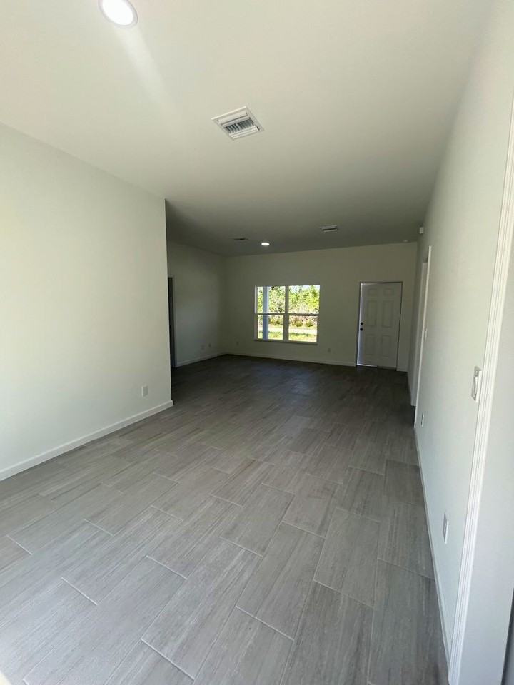 544 Highlands Lake Dr - Photo 4 of 19