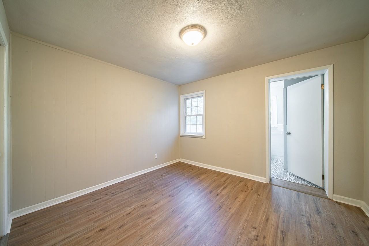 2333 Bruce Ave - Photo 4 of 25