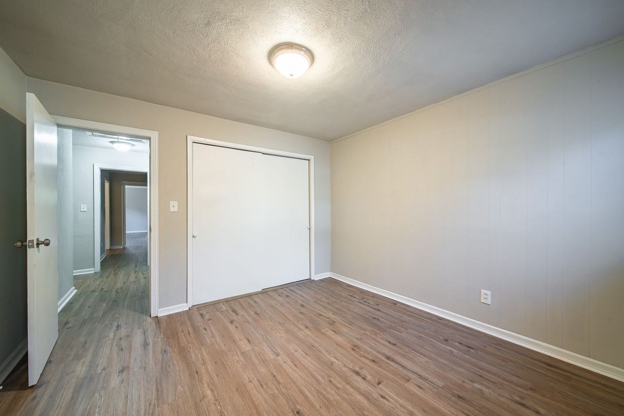 2333 Bruce Ave - Photo 5 of 25