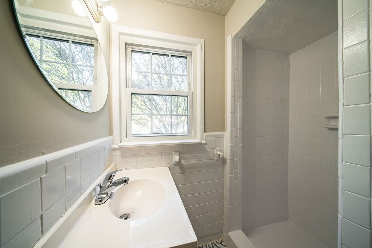 2333 Bruce Ave - Photo 7 of 25