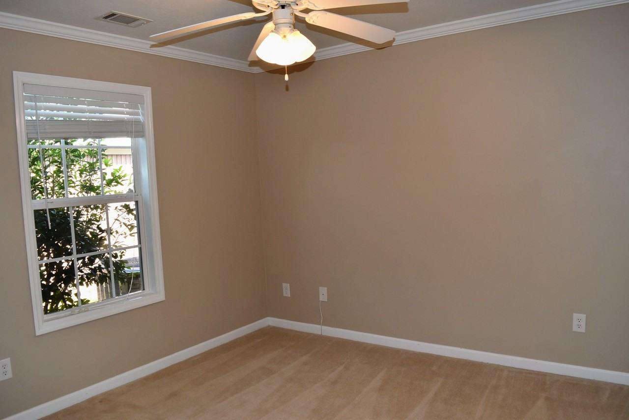 1074 Grove Landing Ln - Photo 4 of 33