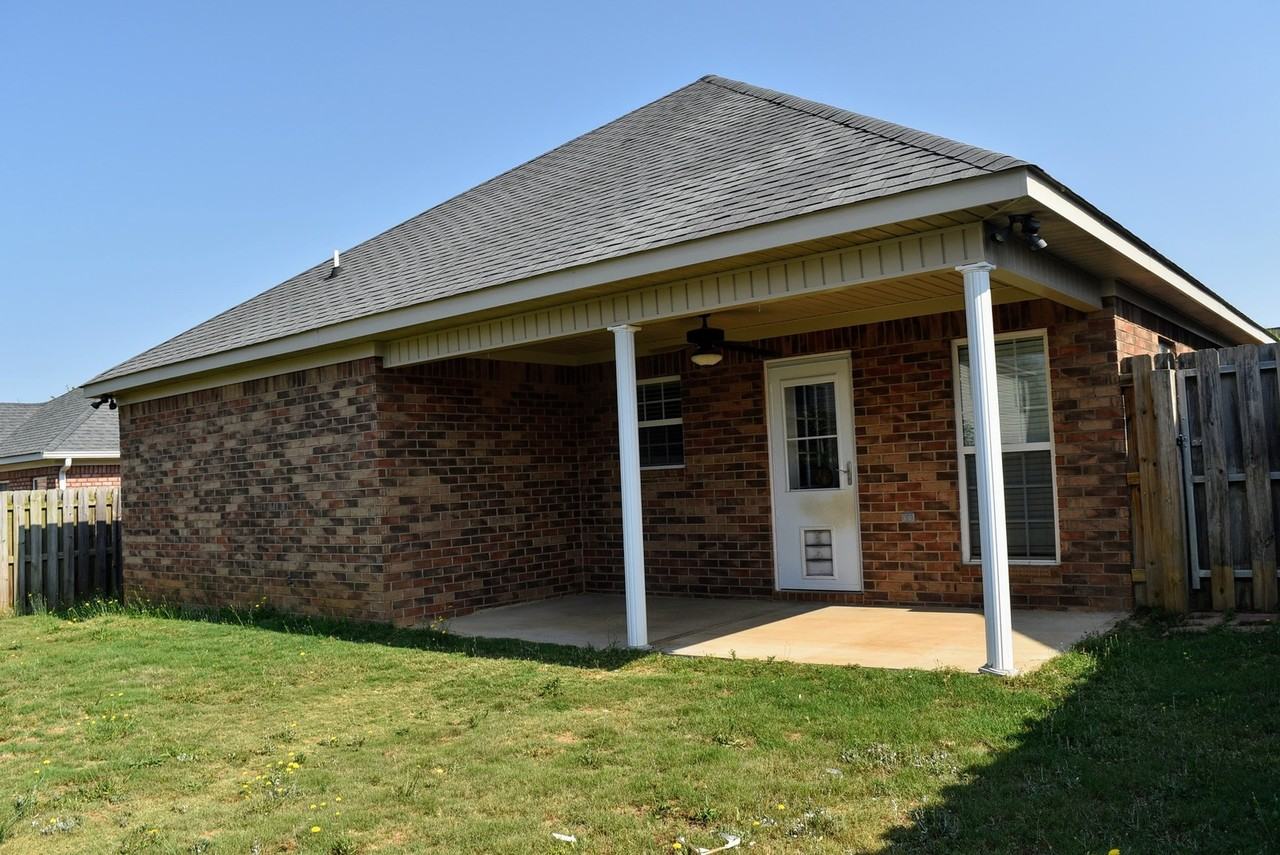 1074 Grove Landing Ln - Photo 6 of 33