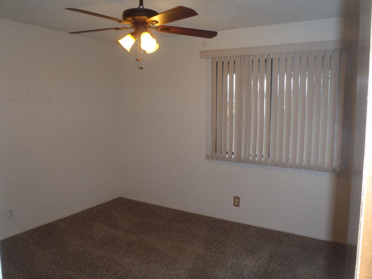 1249 Mountain View Dr - Photo 5 of 11