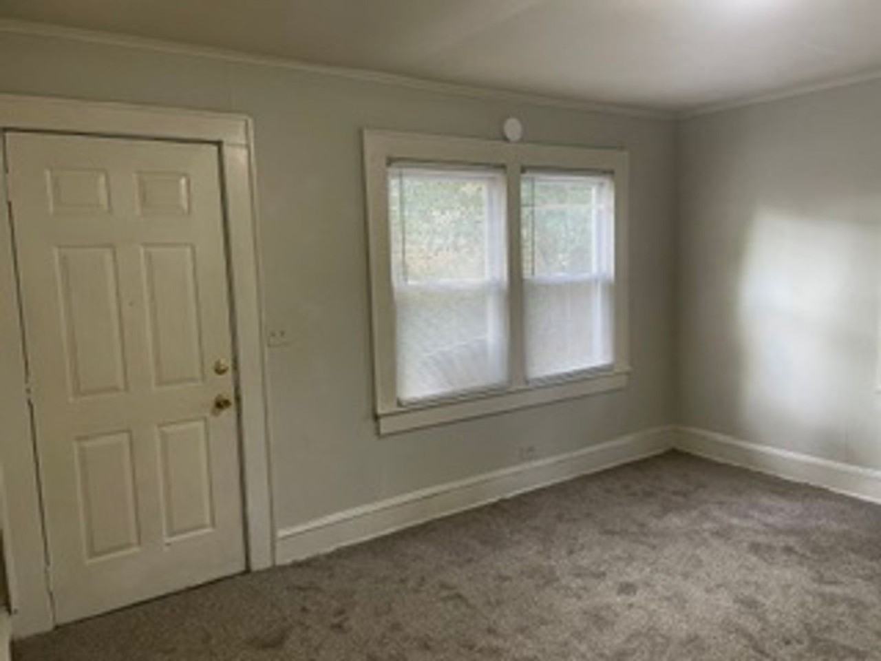 417 Pear St - Photo 3 of 5