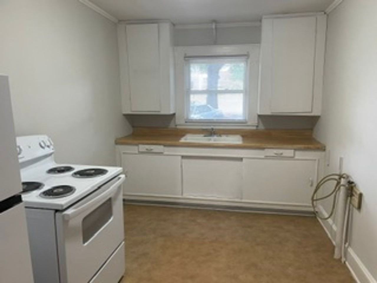 417 Pear St - Photo 4 of 5