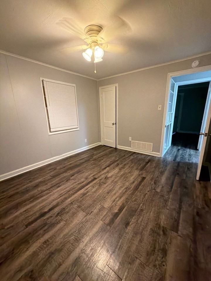 1388 Kyle St - Photo 2 of 16