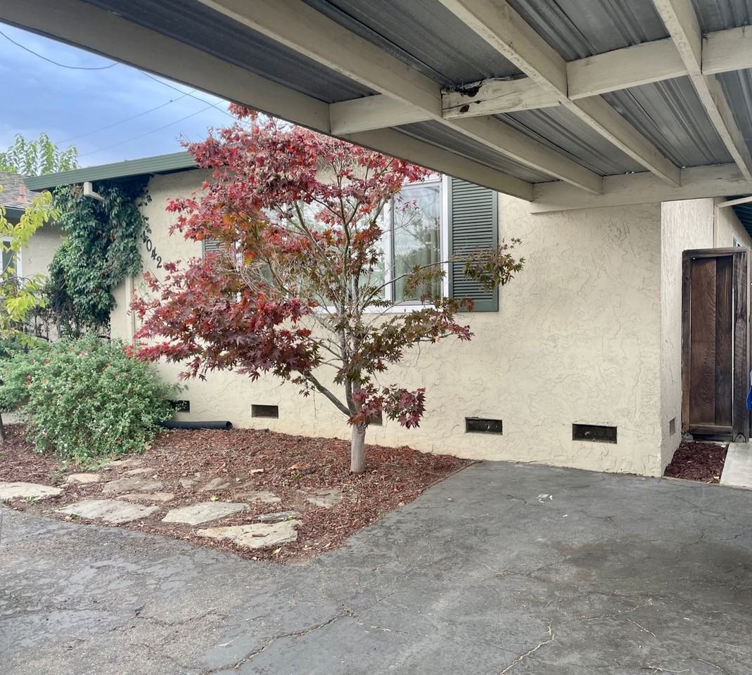 1042 W Hacienda Ave - Photo 3 of 17