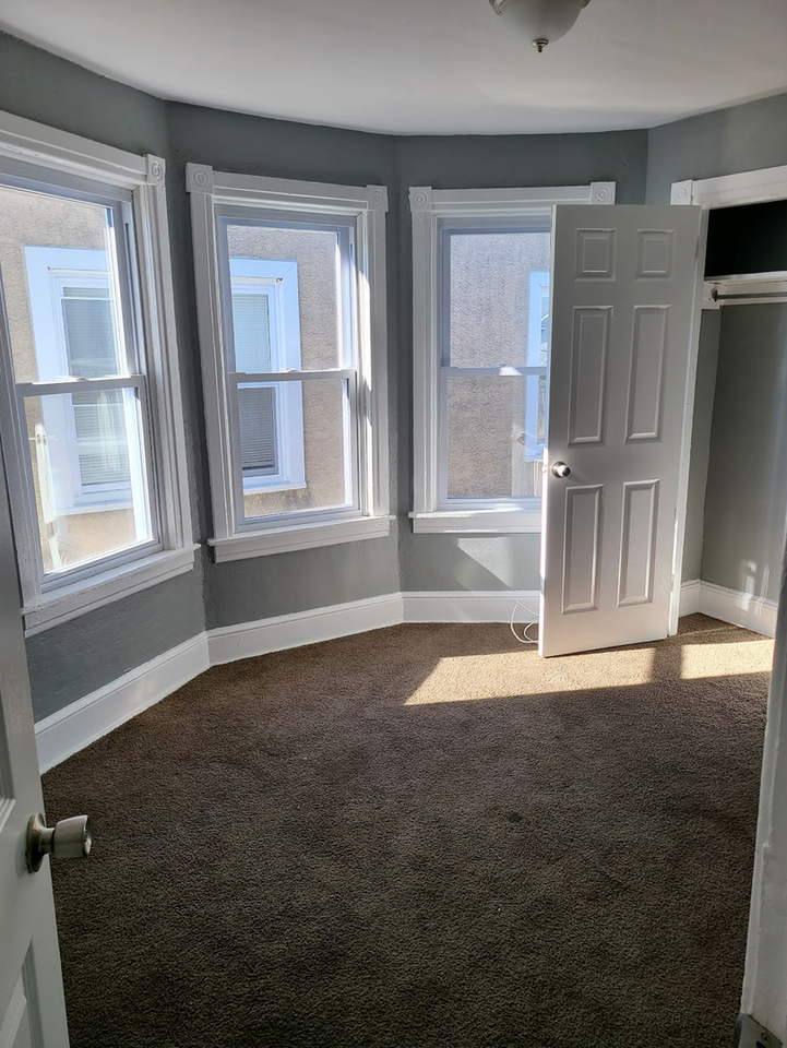 113 White Ave - Photo 5 of 12