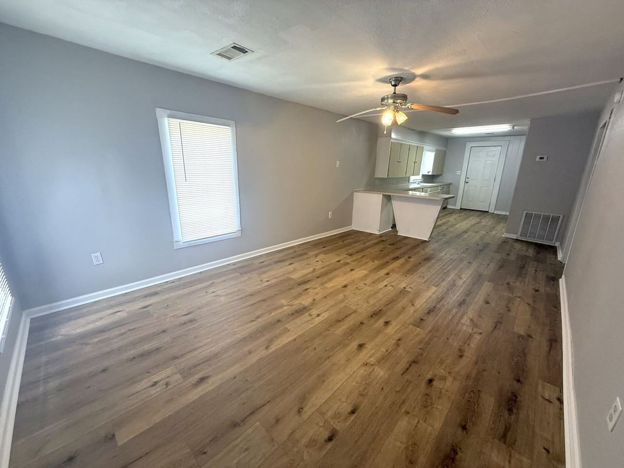 300 N Kinney Ave - Photo 2 of 20