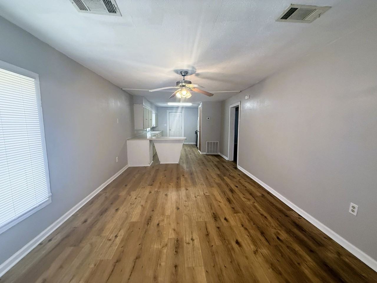 300 N Kinney Ave - Photo 3 of 20