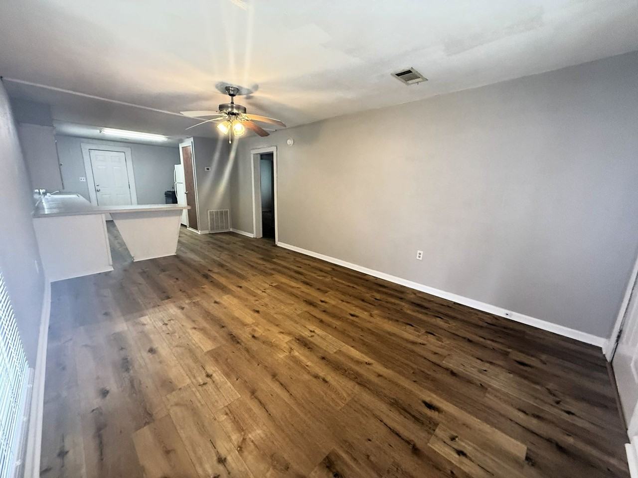 300 N Kinney Ave - Photo 4 of 20
