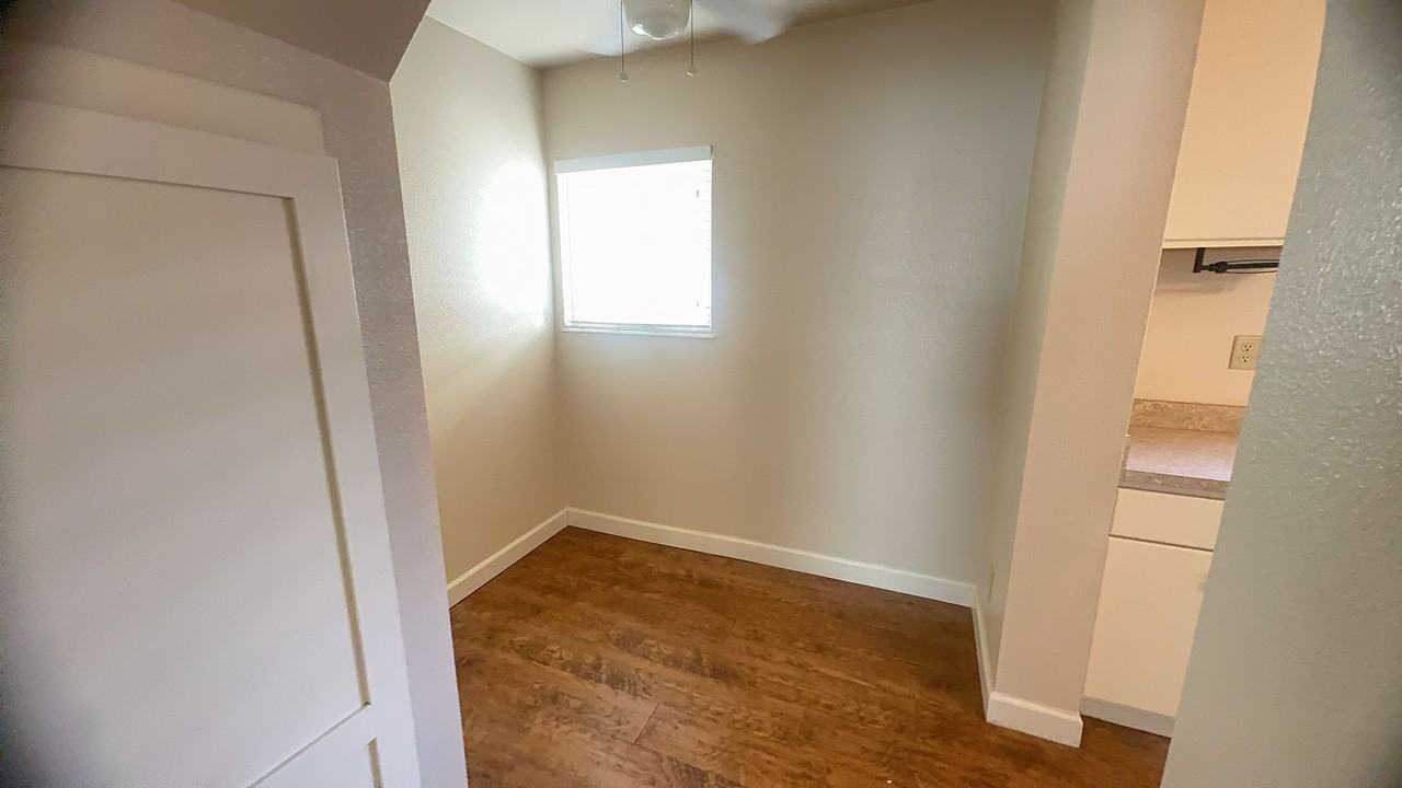 136 E Morris Ave - Photo 6 of 13