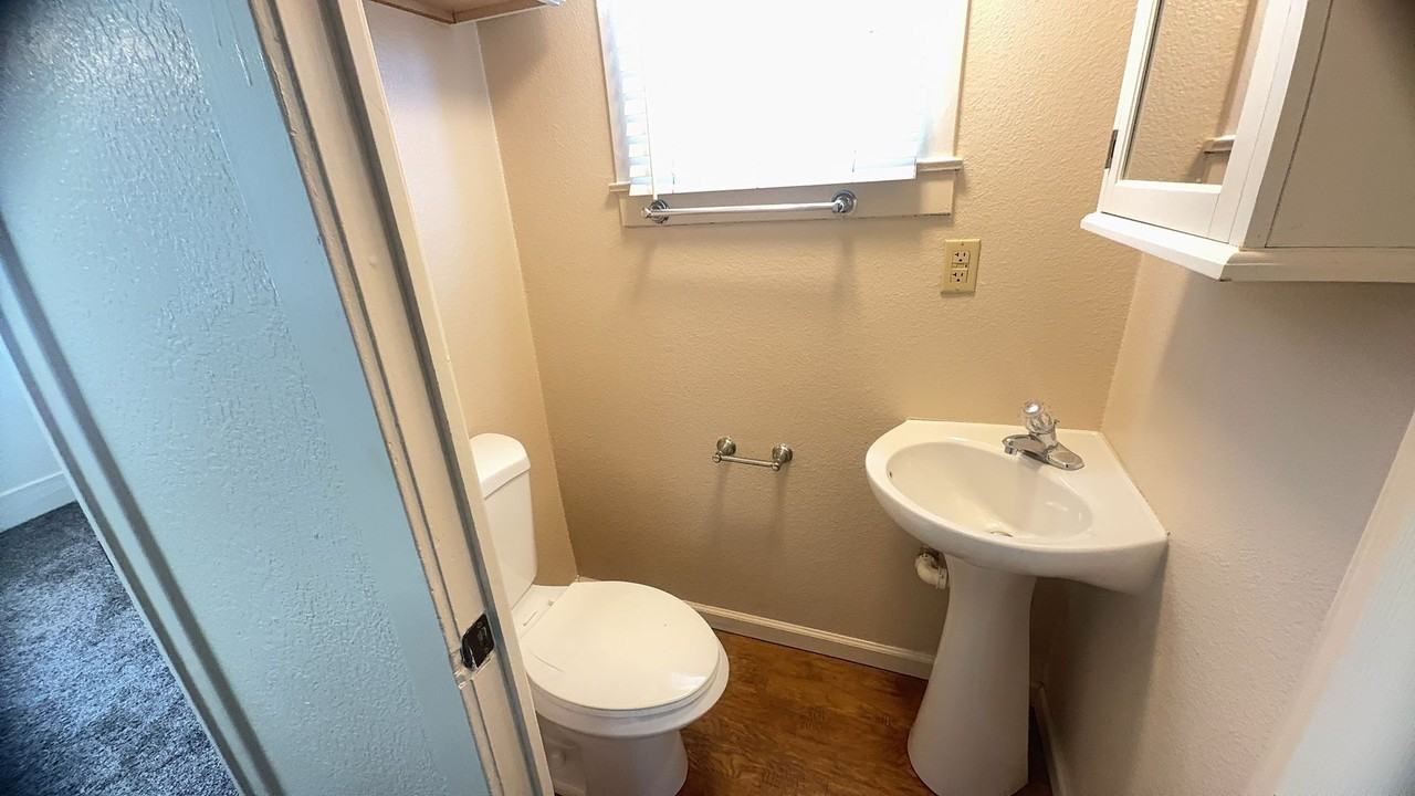 136 E Morris Ave - Photo 7 of 13