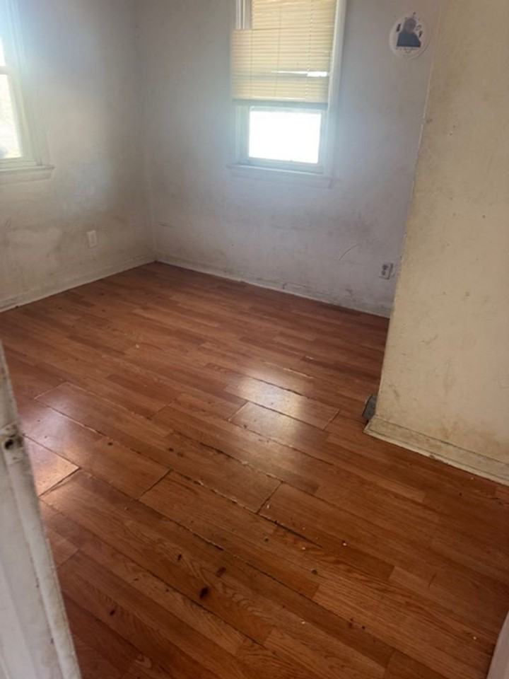 1241 36th St - Photo 4 of 12