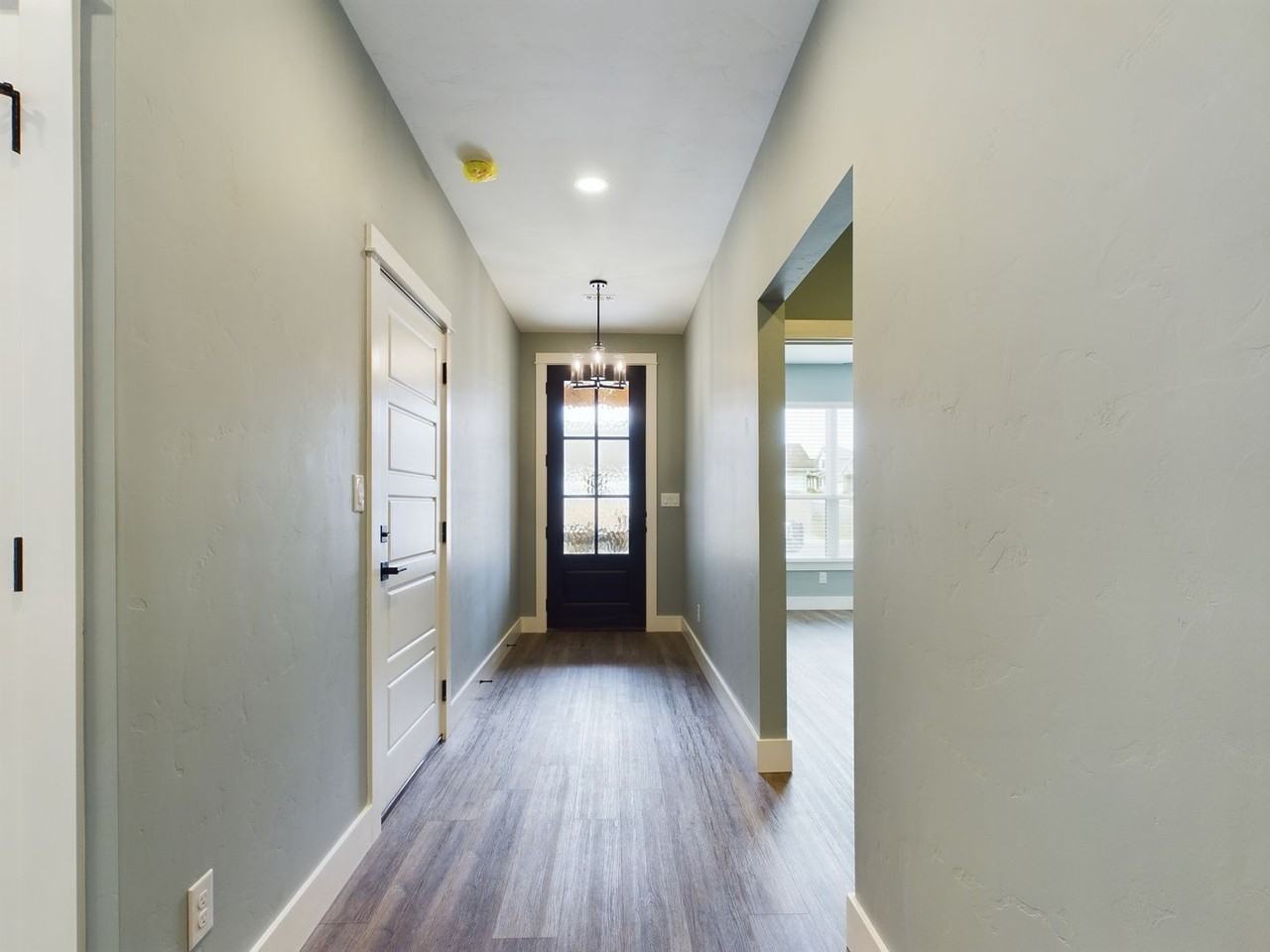 505 Mooney Ln - Photo 2 of 22