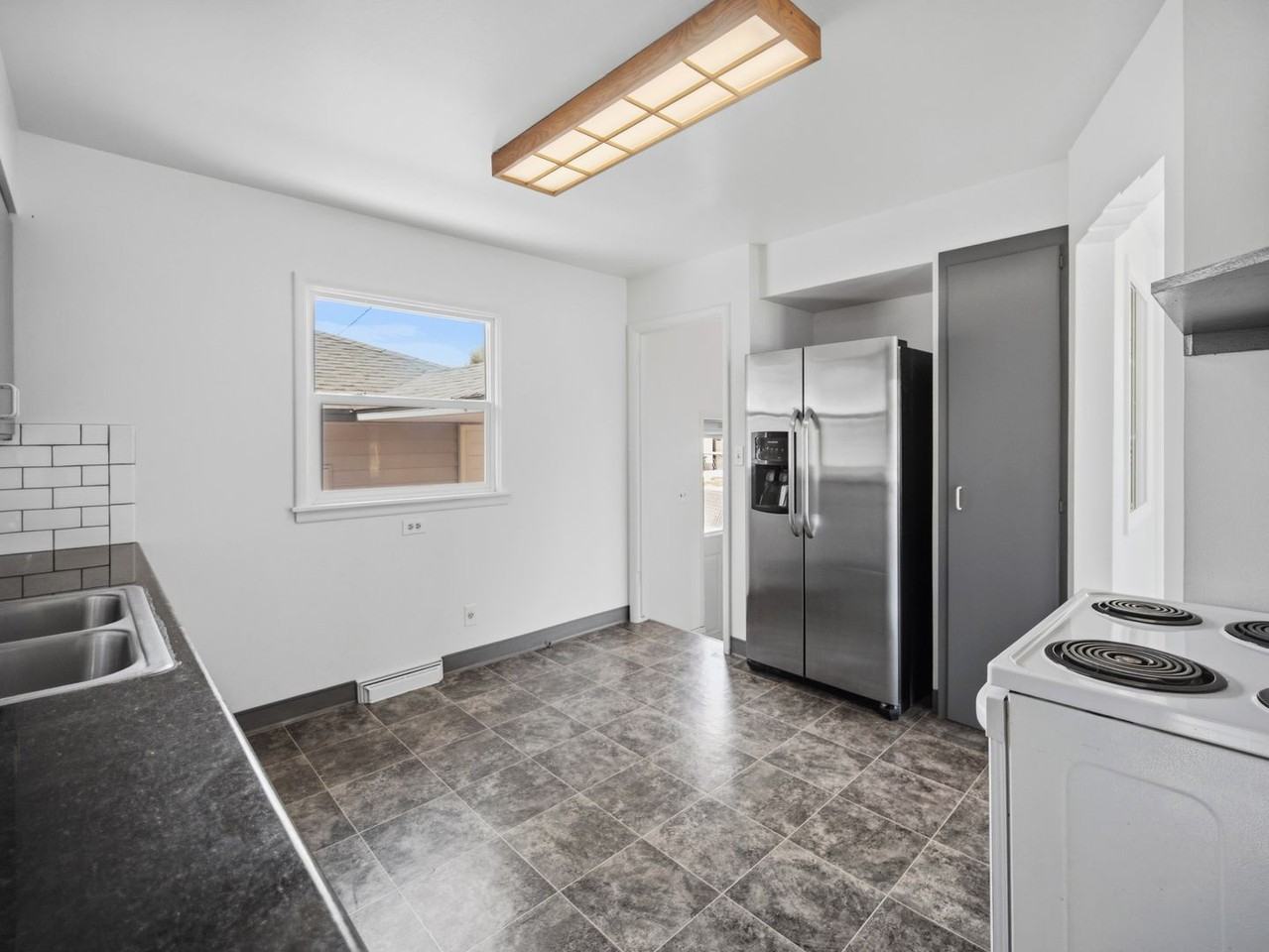 4127 W Broad Ave - Photo 6 of 36