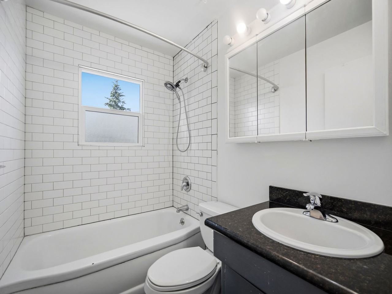 4127 W Broad Ave - Photo 7 of 36