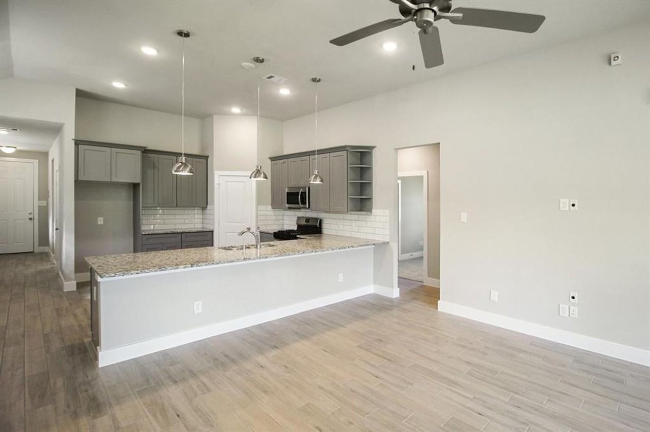 12970 Centaurus Ct - Photo 5 of 18