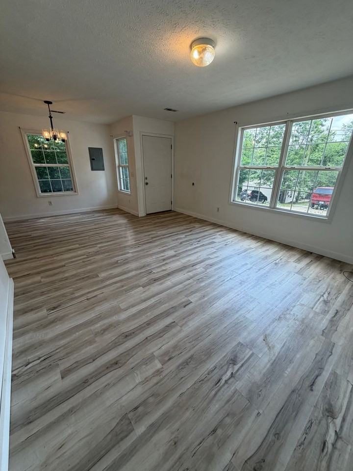 4031 White Oak Rd - Photo 5 of 24