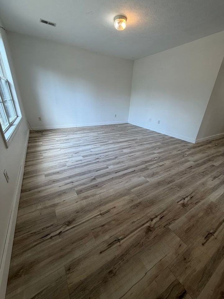 4031 White Oak Rd - Photo 7 of 24