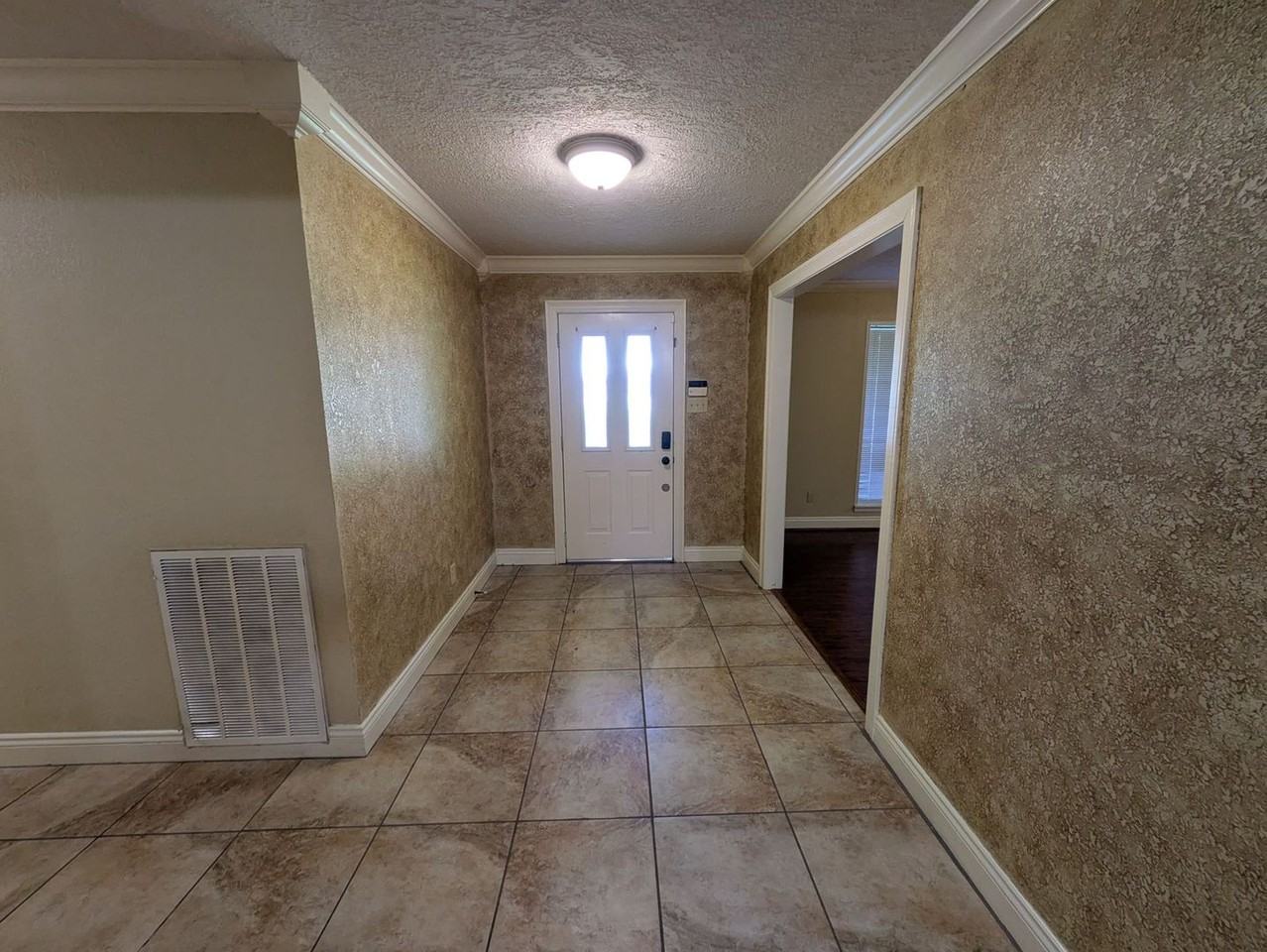 790 Norwood Dr - Photo 3 of 30