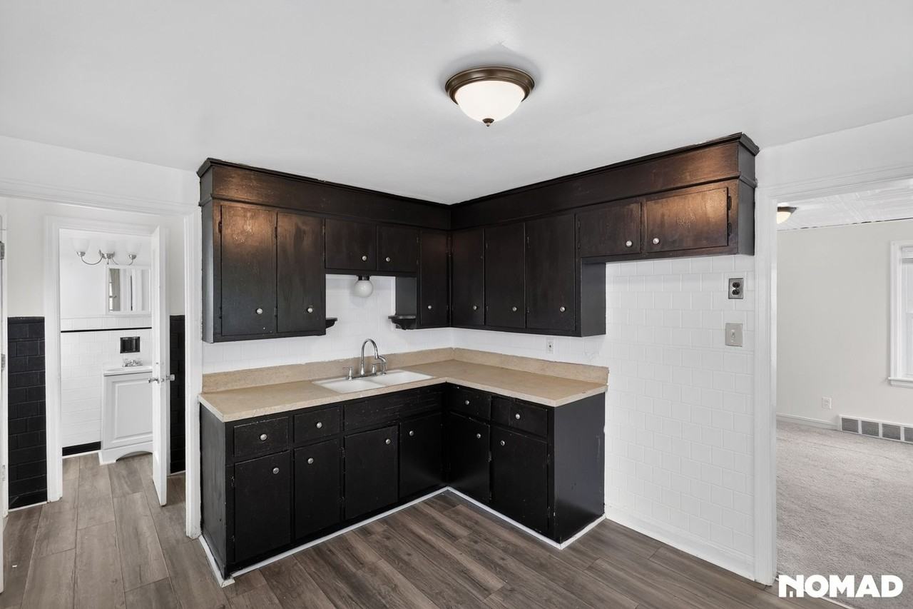 220 Michael Ave - Photo 2 of 22