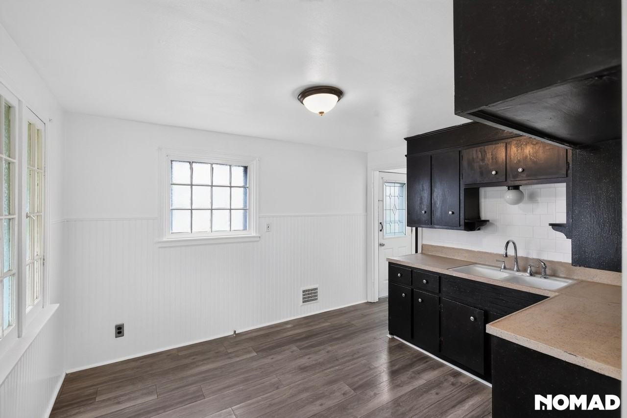 220 Michael Ave - Photo 3 of 22