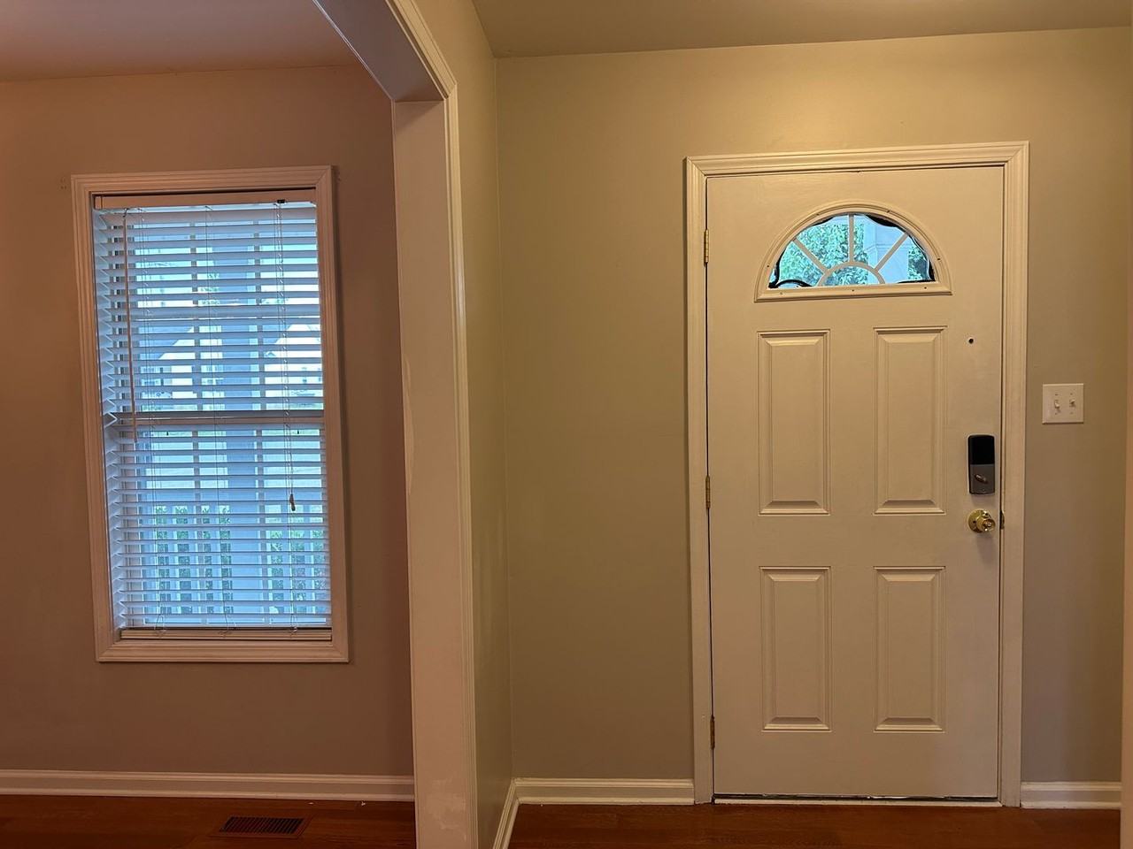 3679 Pioneer Dr - Photo 4 of 33