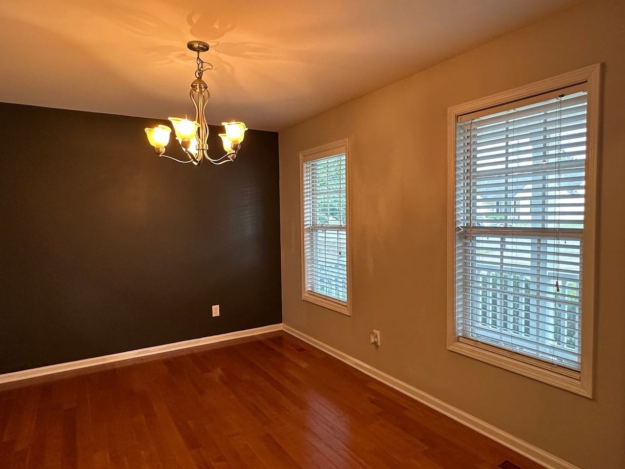 3679 Pioneer Dr - Photo 5 of 33
